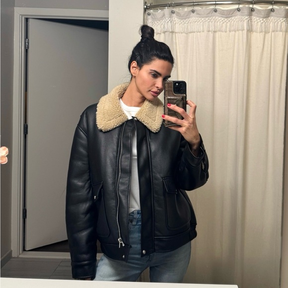 ASOS DESIGN borg collar oversized flight jacket in black - Picture 4 of 4